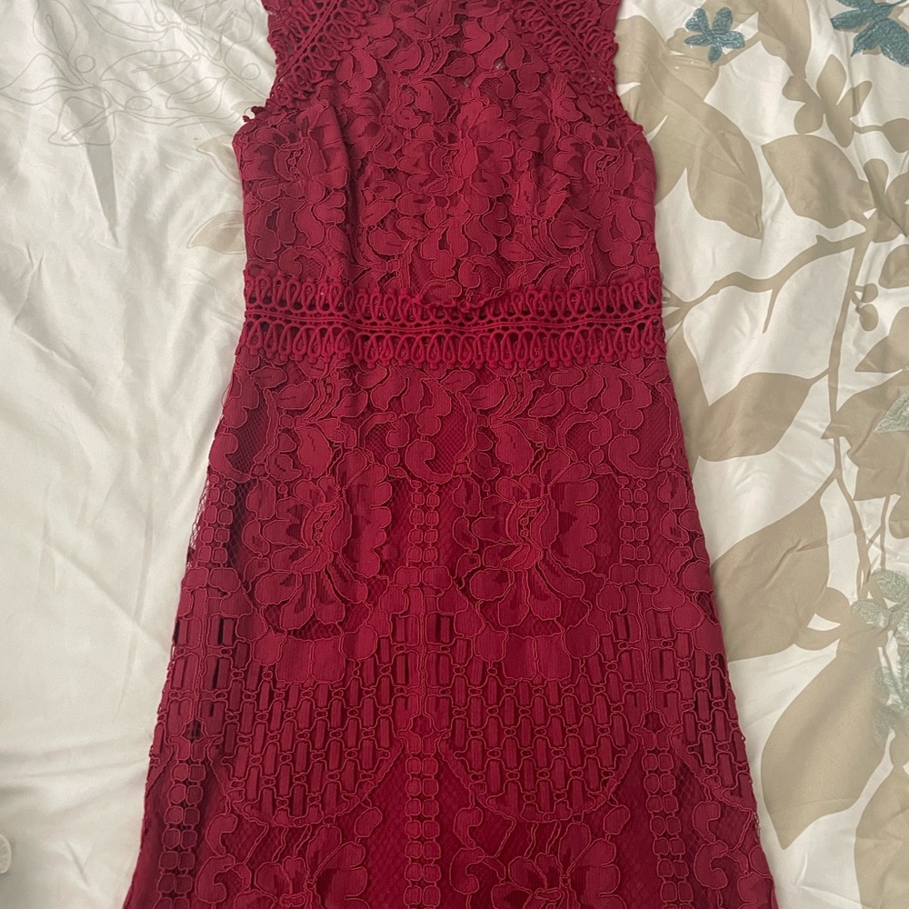 Never worn lace style dressed size small